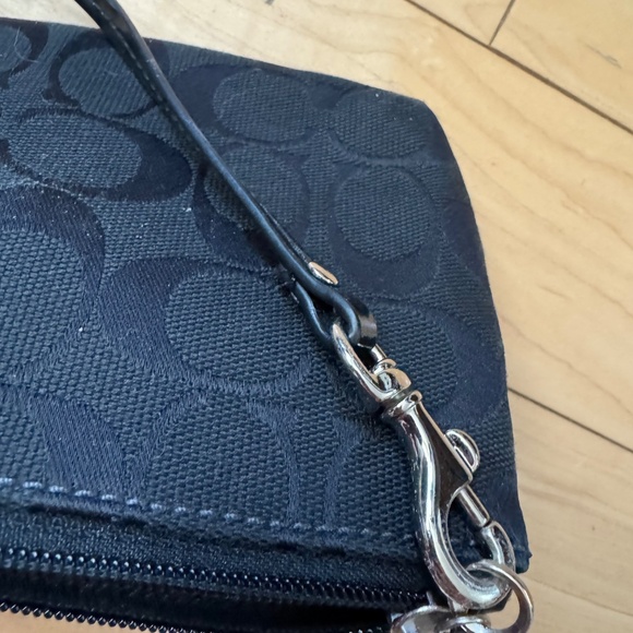 Vintage Coach Park Signature Medium Wristlet - Picture 8 of 13